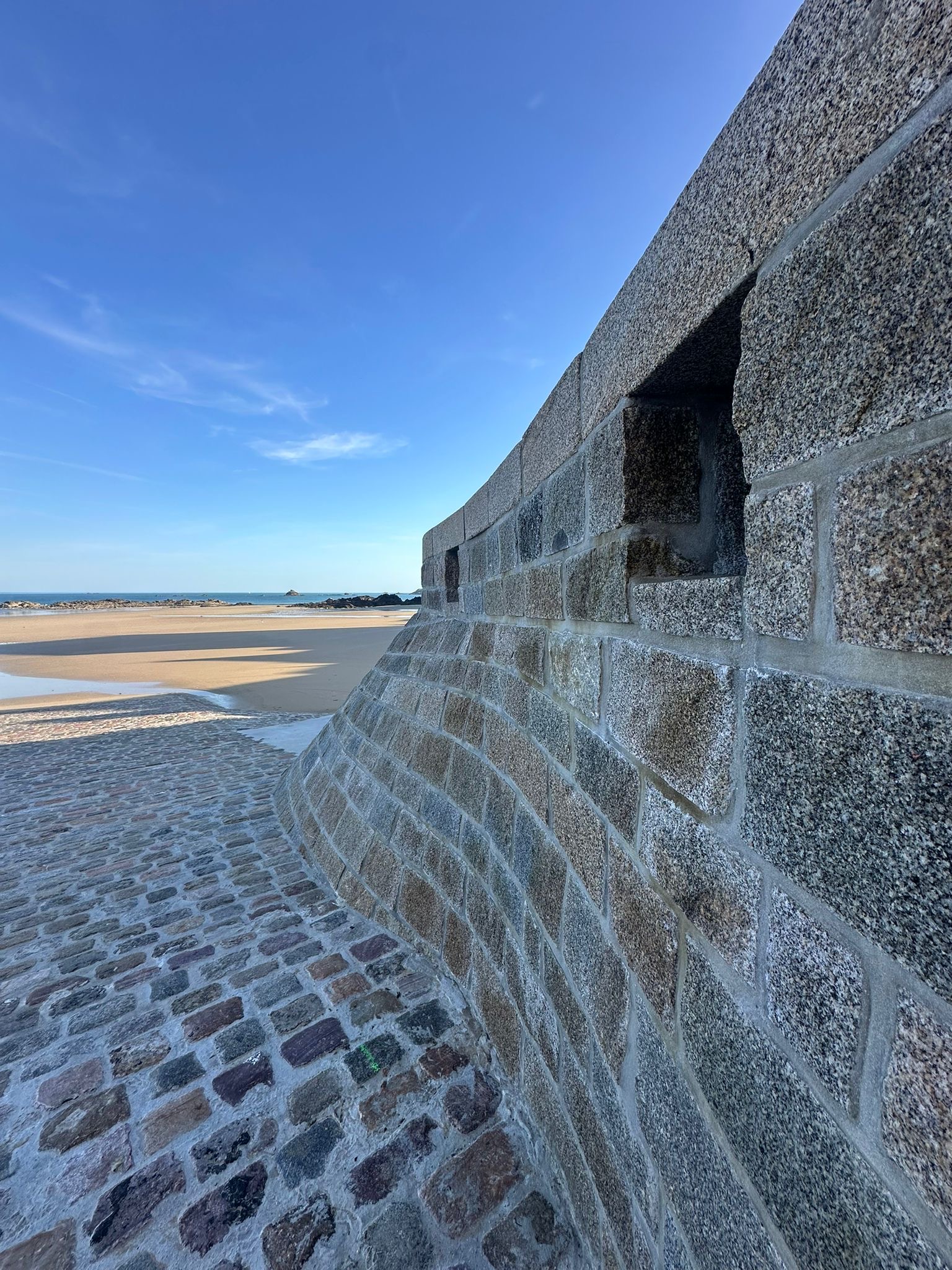bâtiment pierre à maçonner moellons pierre de couronnement granit breton gris roux languédias rebillon voirie bretagne