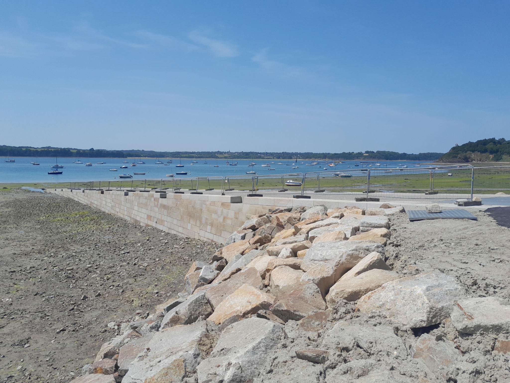 enrochements boules de granit breton gris roux gris beige languédias rebillon voirie bretagne