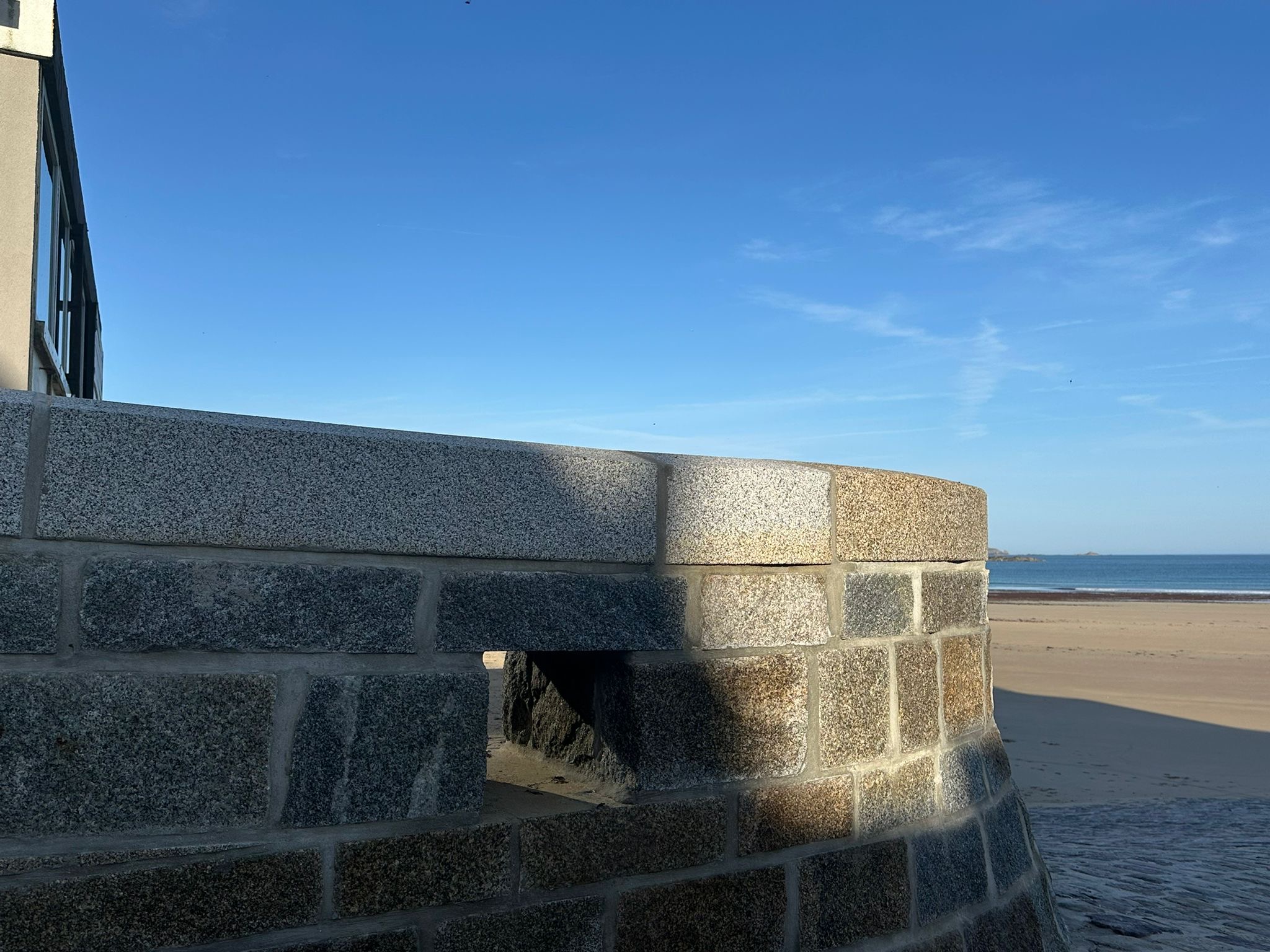 pierre de couronnement granit breton bleu de lanhélin roux de lanhélin rebillon voirie bretagne