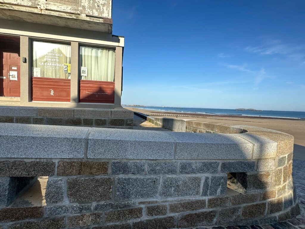 couronnement moellons granit breton gris roux languédias patrimoine renovation saint malo ille et vilaine
