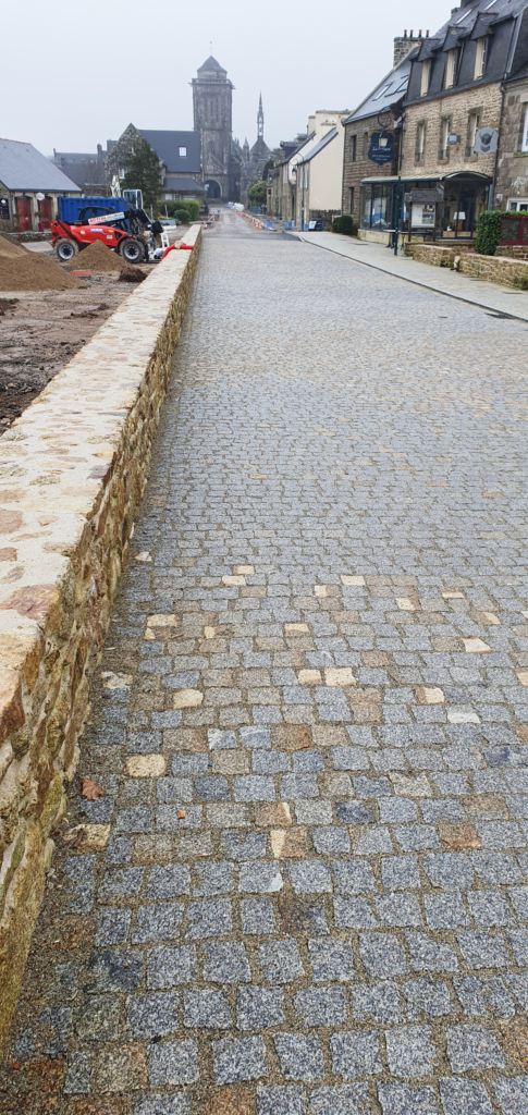 aménagement urbain granit breton pavés gris roux de Languédias rebillon voirie grv locronan