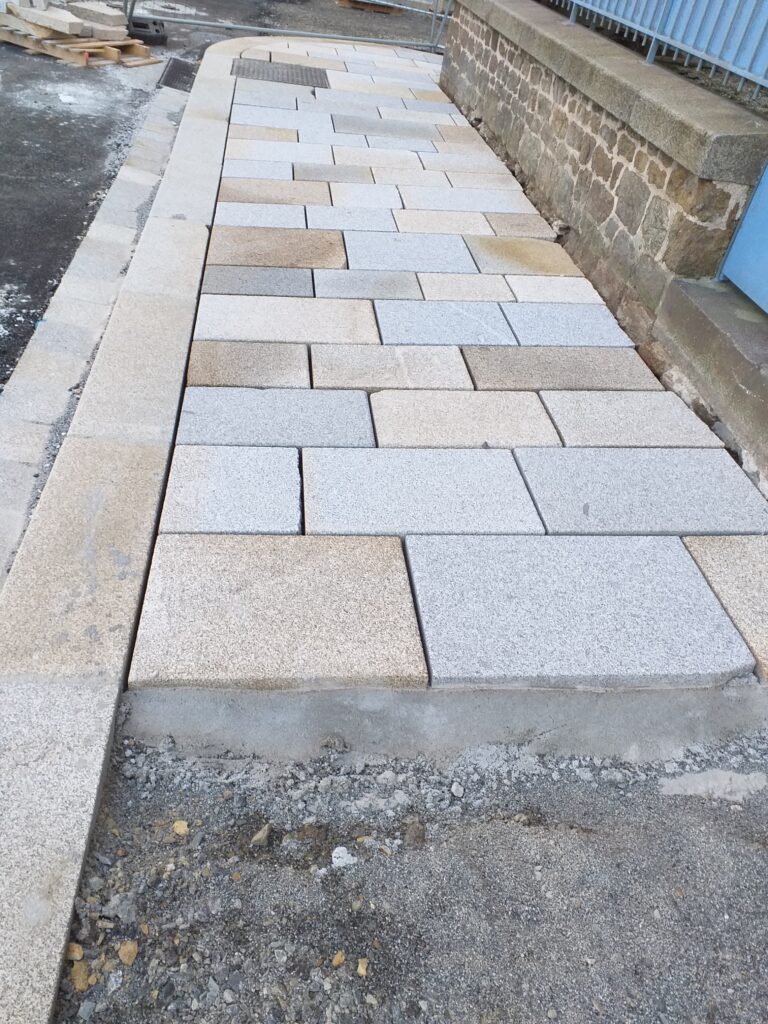 Amenagement urbain dalles bordures granit breton languedias grv rebillon voirie saint malo 