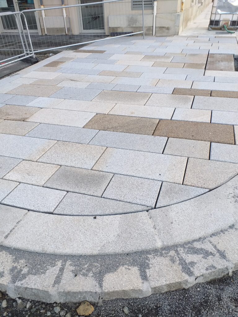 Amenagement urbain dalles bordures granit breton languedias grv rebillon voirie saint malo 