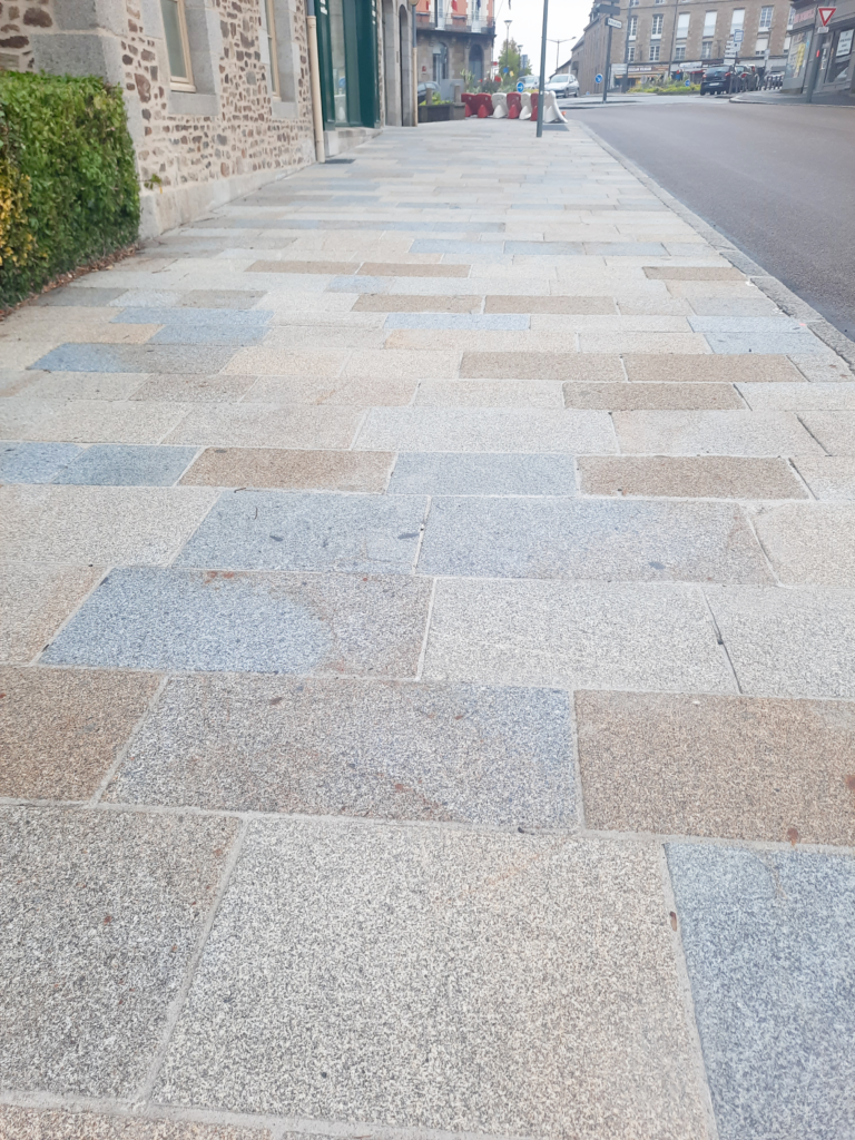 Amenagement urbain dalles pavés bordures granit breton rebillon voirie grv fougères 