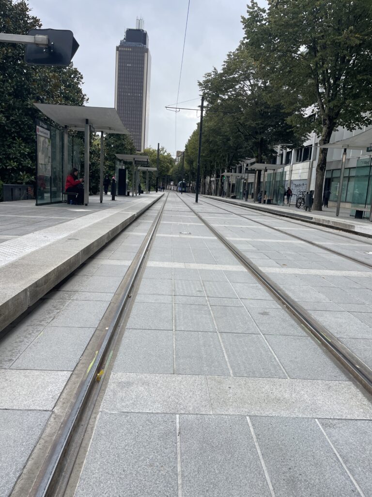 amenagement urbain dalles dallage granit breton gris bleu lanhelin rebillon voirie grv nantes