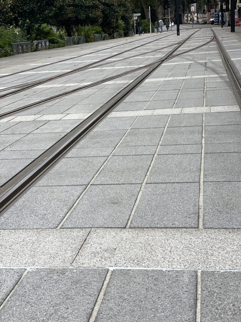 amenagement urbain dalles dallage granit breton gris bleu lanhelin rebillon voirie grv nantes