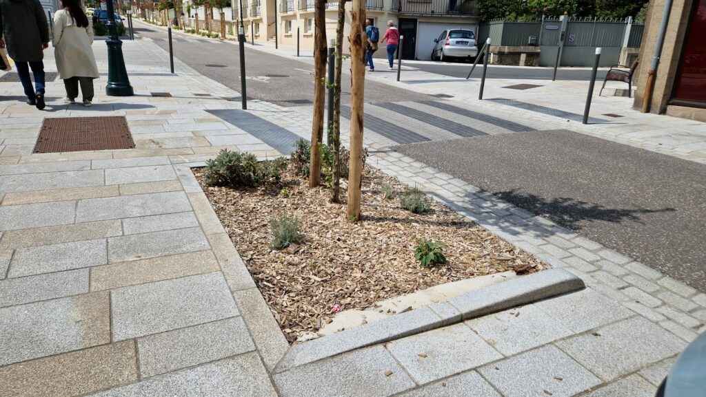amenagement urbain dalles pavés bordures granit breton gris roux languédias lanhélin grv rebillon voirie dinard 