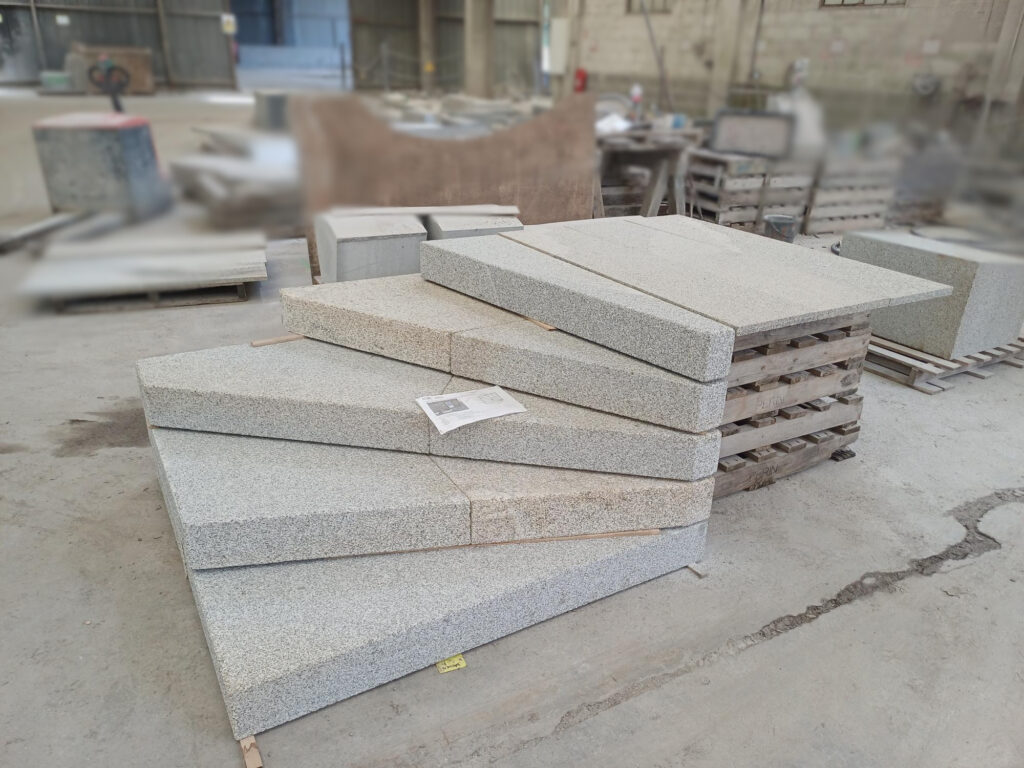 batiment escalier granit breton grv rebillon voirie dinard gris roux languedias marches dalles 