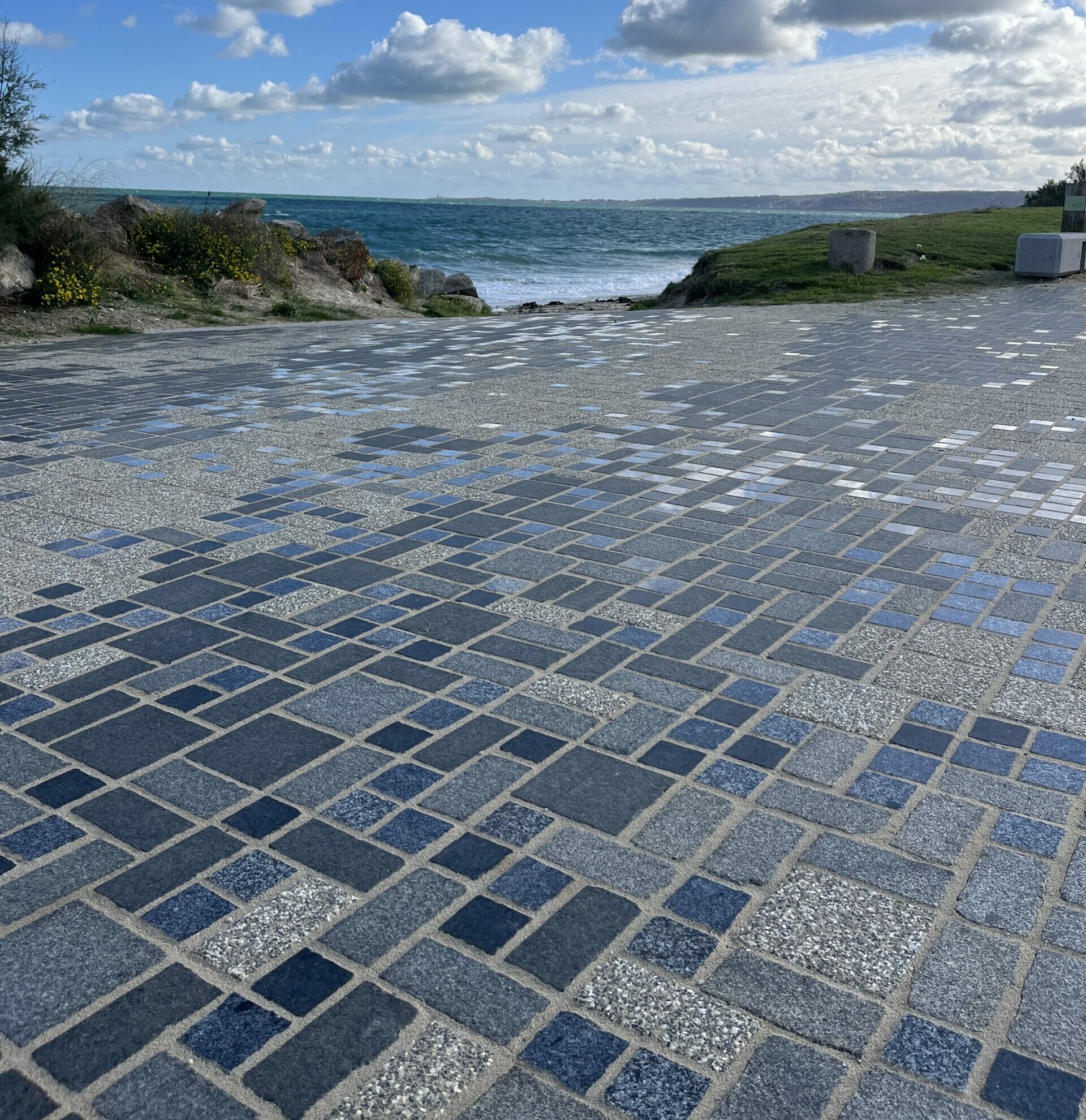 pavage cherbourg pavés granit breton bleu lanhélin gris bleu languédias rebillon voirie grv