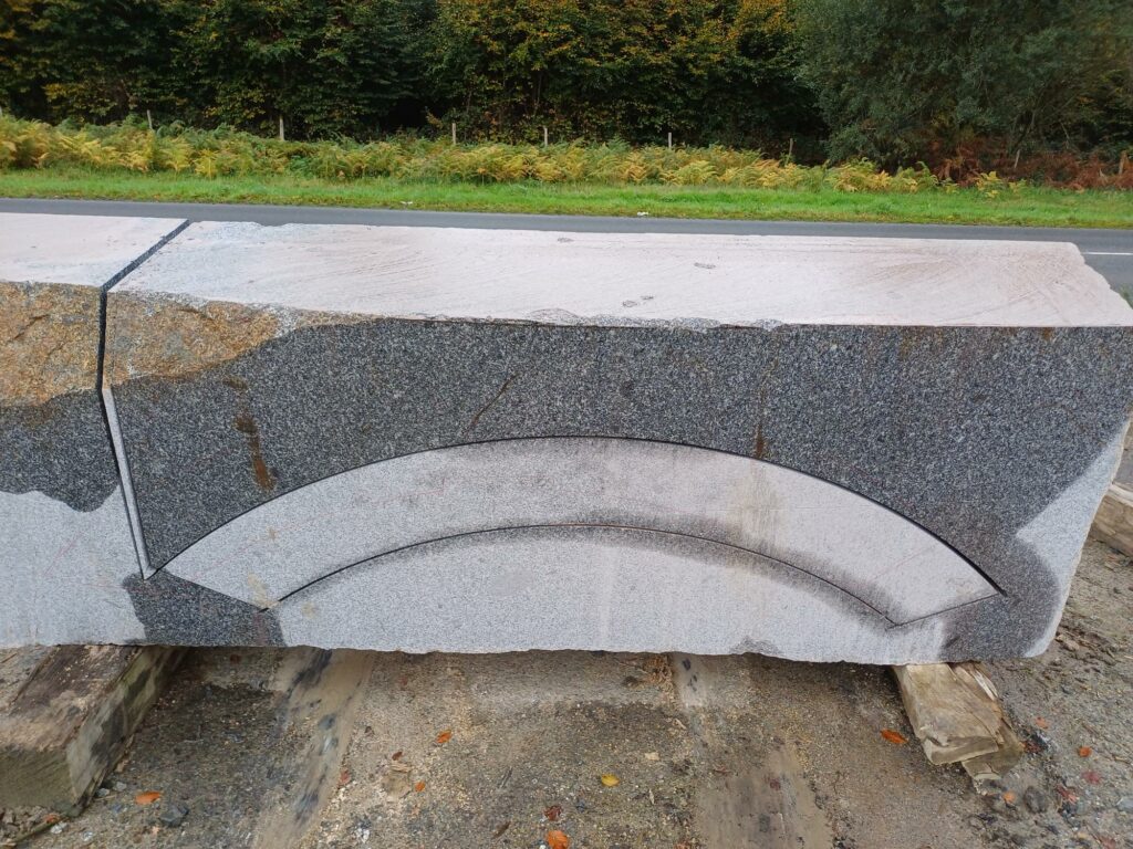 usinage taille de pierre renovation patrimoine linteaux granit breton bleu louvigné rebillon voirie grv usinage taille de pierre renovation patrimoine linteaux granit breton bleu louvigné rebillon voirie grv